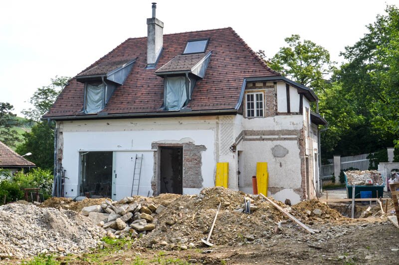 VwGH: Au&szlig;ergew&ouml;hnliche Belastung bei Sanierung eines Wohngeb&auml;udes